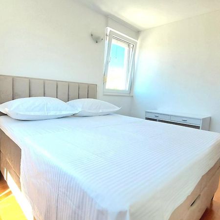 Cozy Apartment With Free Private Parking Split Extérieur photo